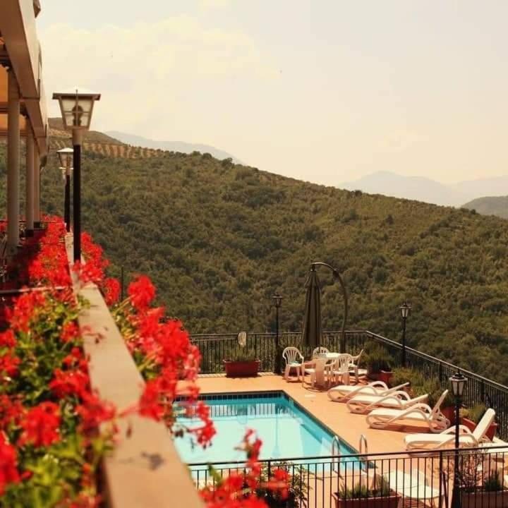 Hotel L'Oliveto Cineto Romano Esterno foto