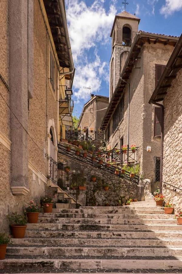 Hotel L'Oliveto Cineto Romano Esterno foto